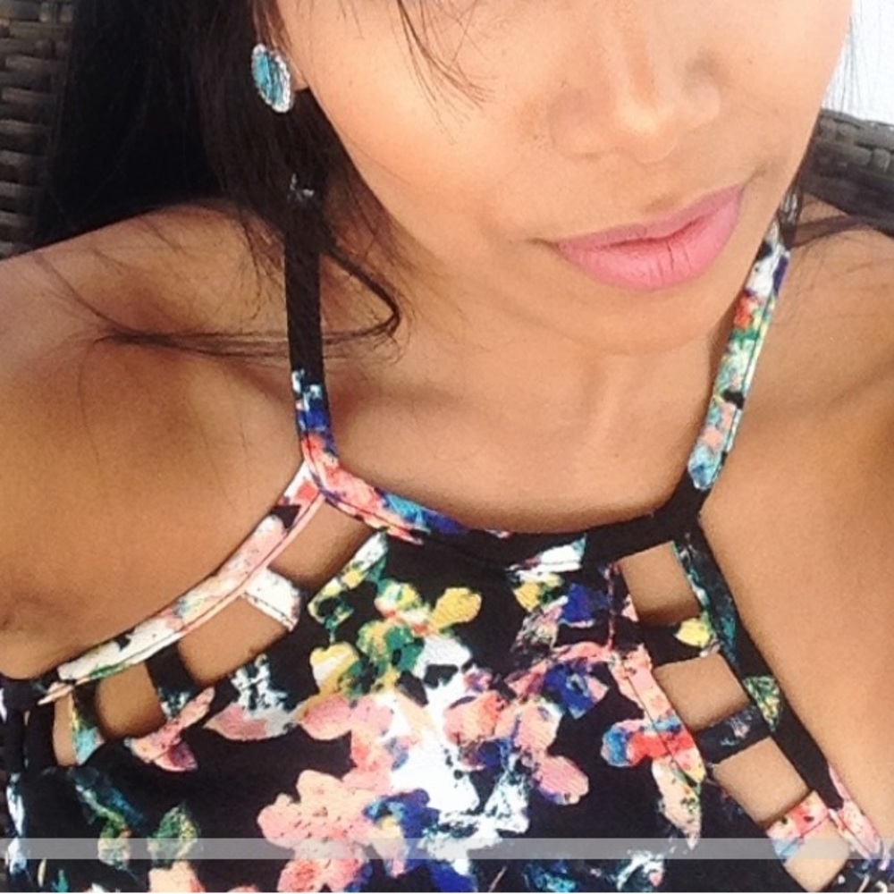 Material girl halter crop too xs